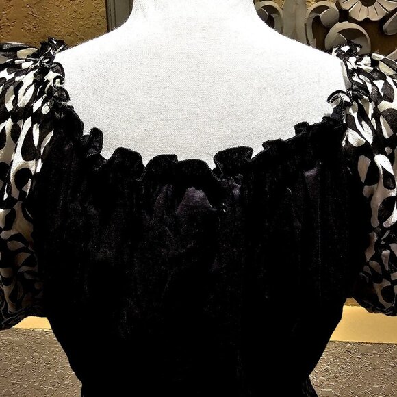 Studio West 1X Milkmaid 1960's 1970's Vintage Bolero Bodice Monochrome Feminine - Picture 11 of 12